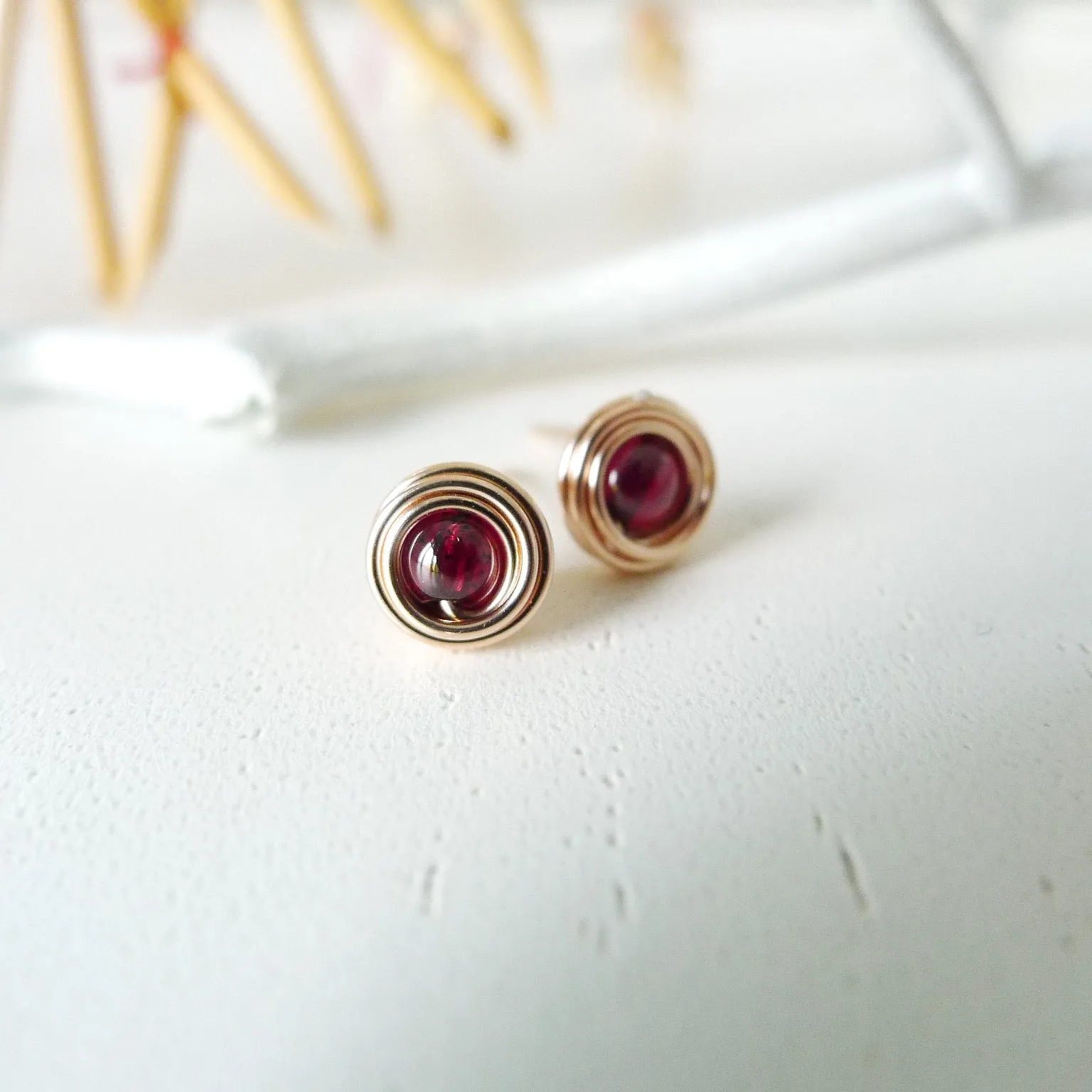 Branka Earstuds / Garnet