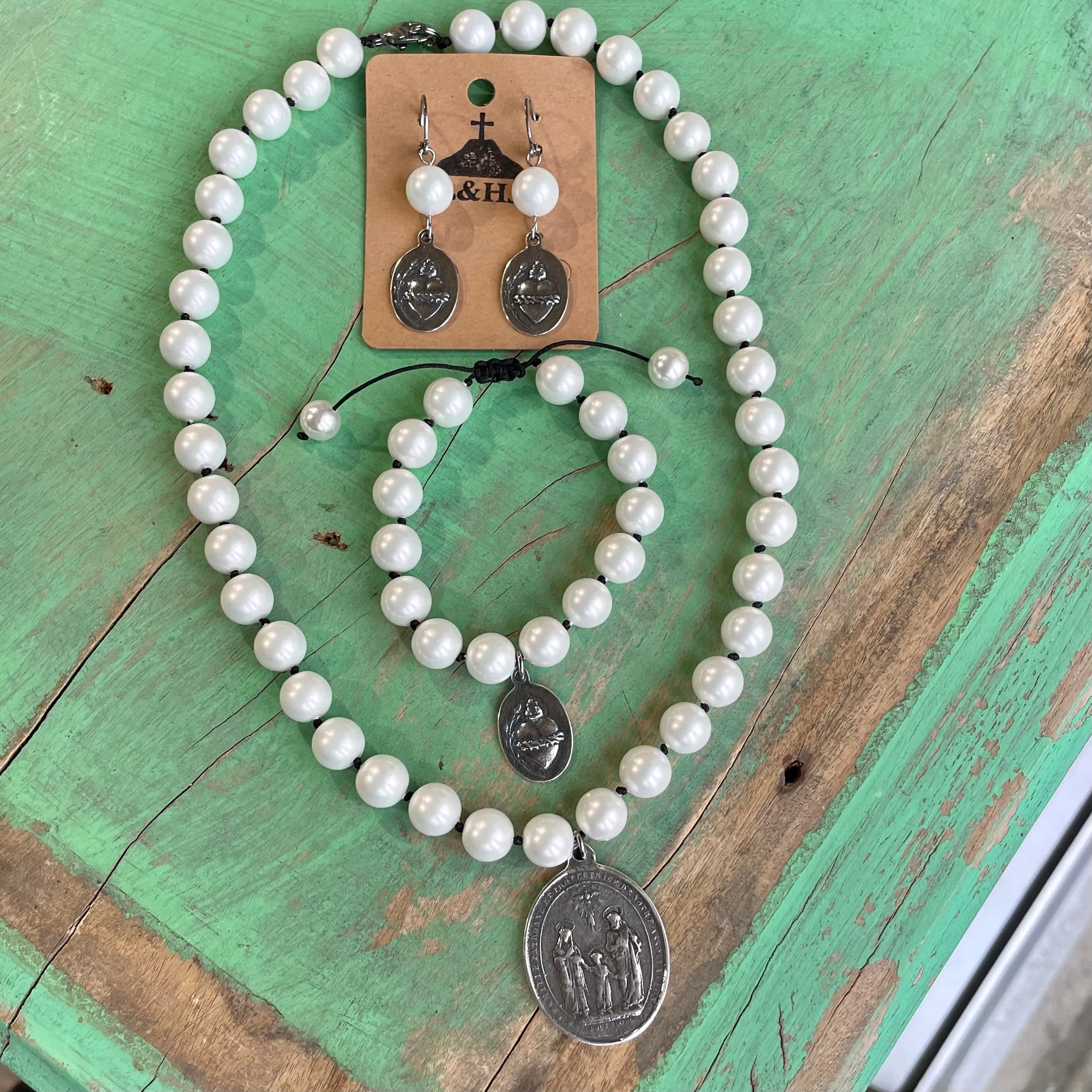 Pearl Holy Family Love Set