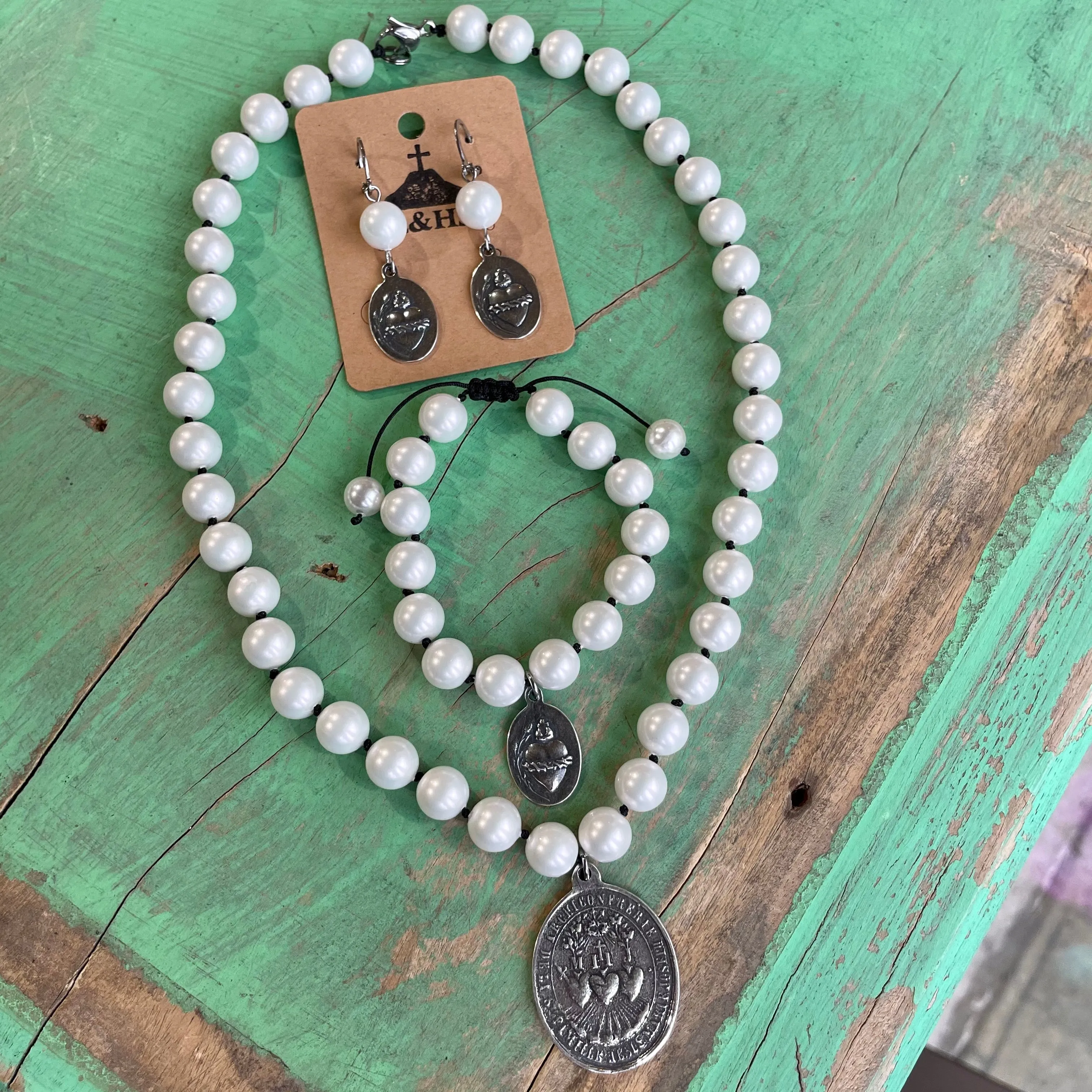 Pearl Holy Family Love Set