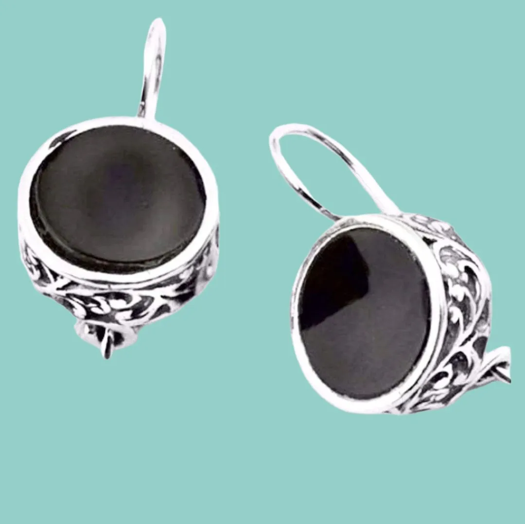 Silver earrings / black onyx cabochon / earrings for women / dangle earrings